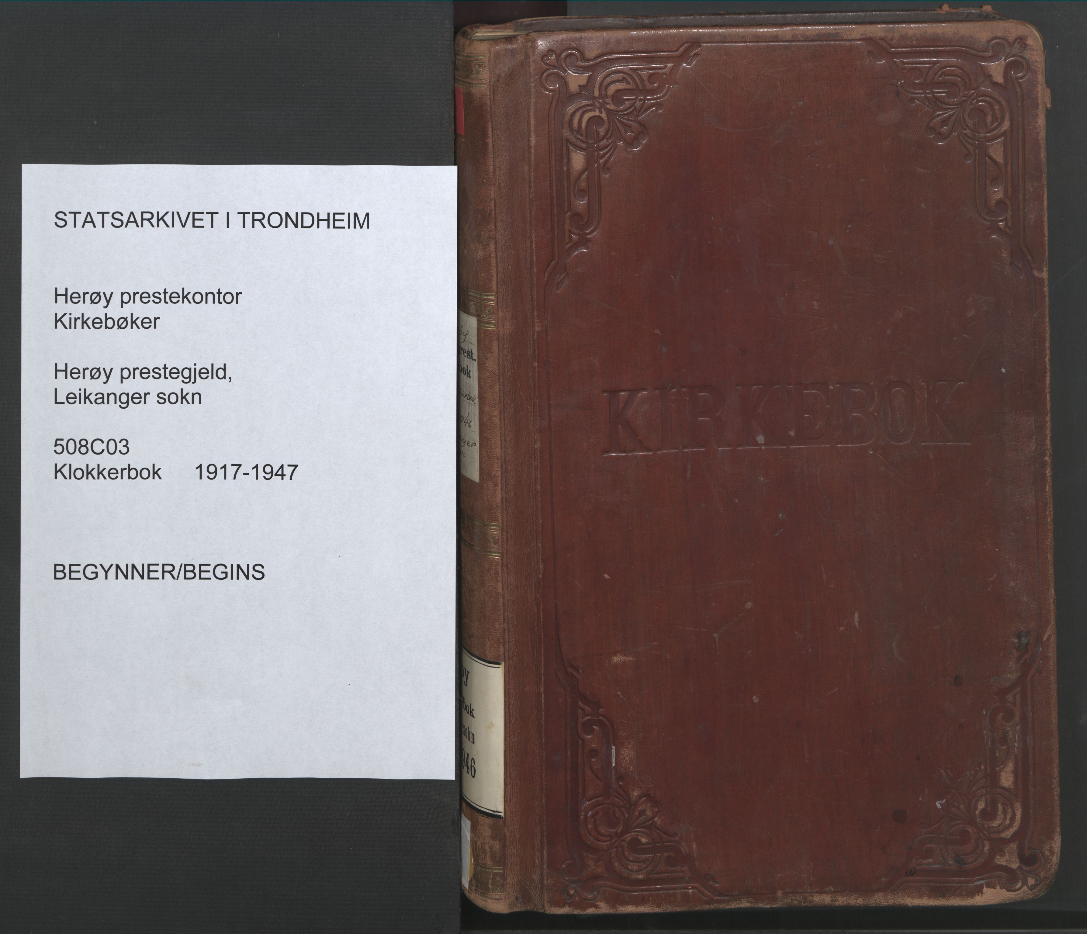 Ministerialprotokoller, klokkerbøker og fødselsregistre - Møre og Romsdal, AV/SAT-A-1454/508/L0099: Klokkerbok nr. 508C03, 1917-1947