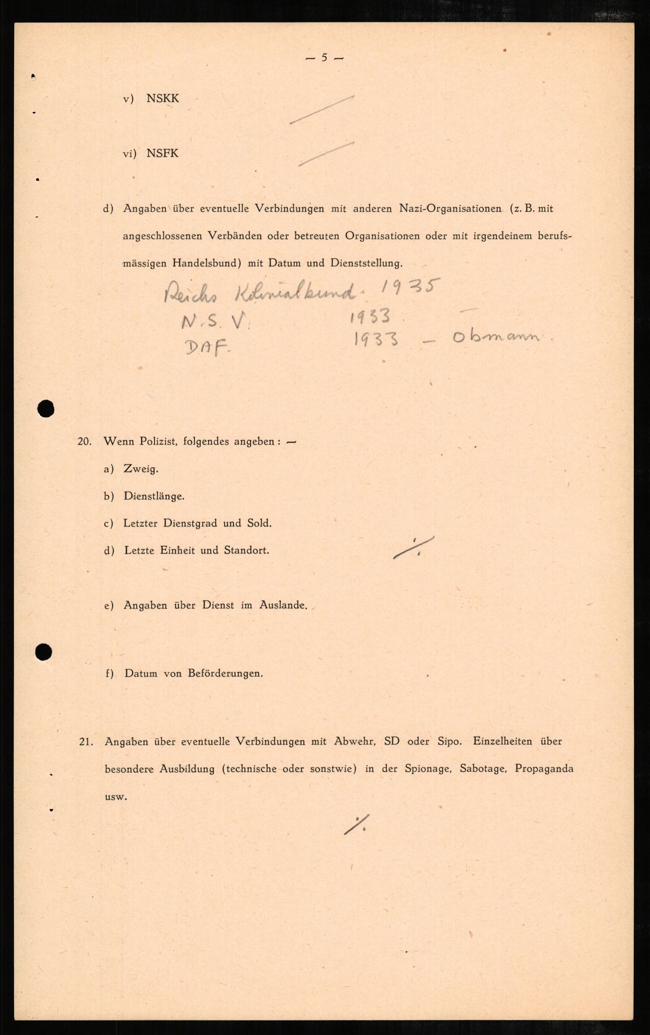 Forsvaret, Forsvarets overkommando II, AV/RA-RAFA-3915/D/Db/L0004: CI Questionaires. Tyske okkupasjonsstyrker i Norge. Tyskere., 1945-1946, s. 489