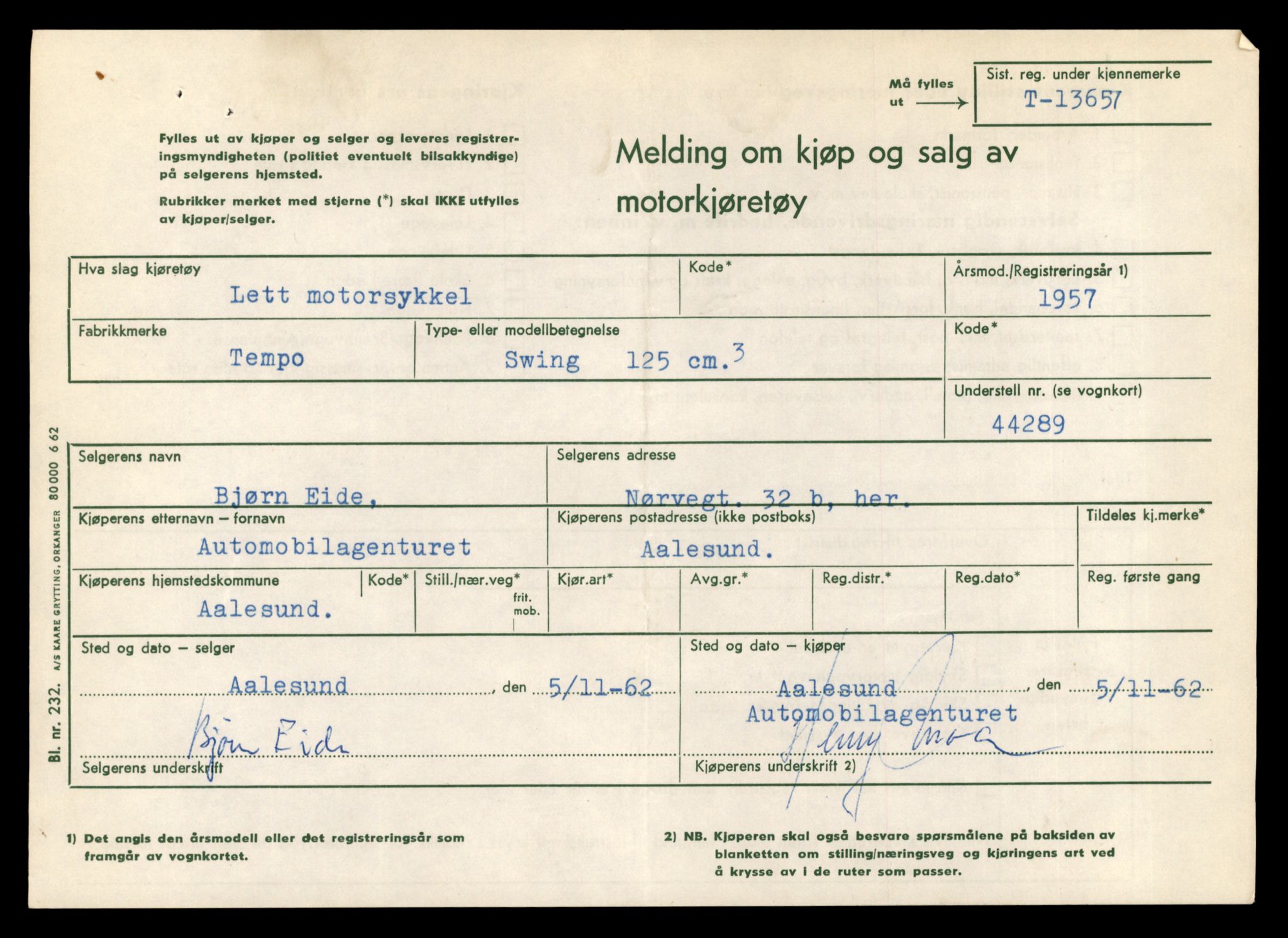Møre og Romsdal vegkontor - Ålesund trafikkstasjon, AV/SAT-A-4099/F/Fe/L0040: Registreringskort for kjøretøy T 13531 - T 13709, 1927-1998, s. 2187