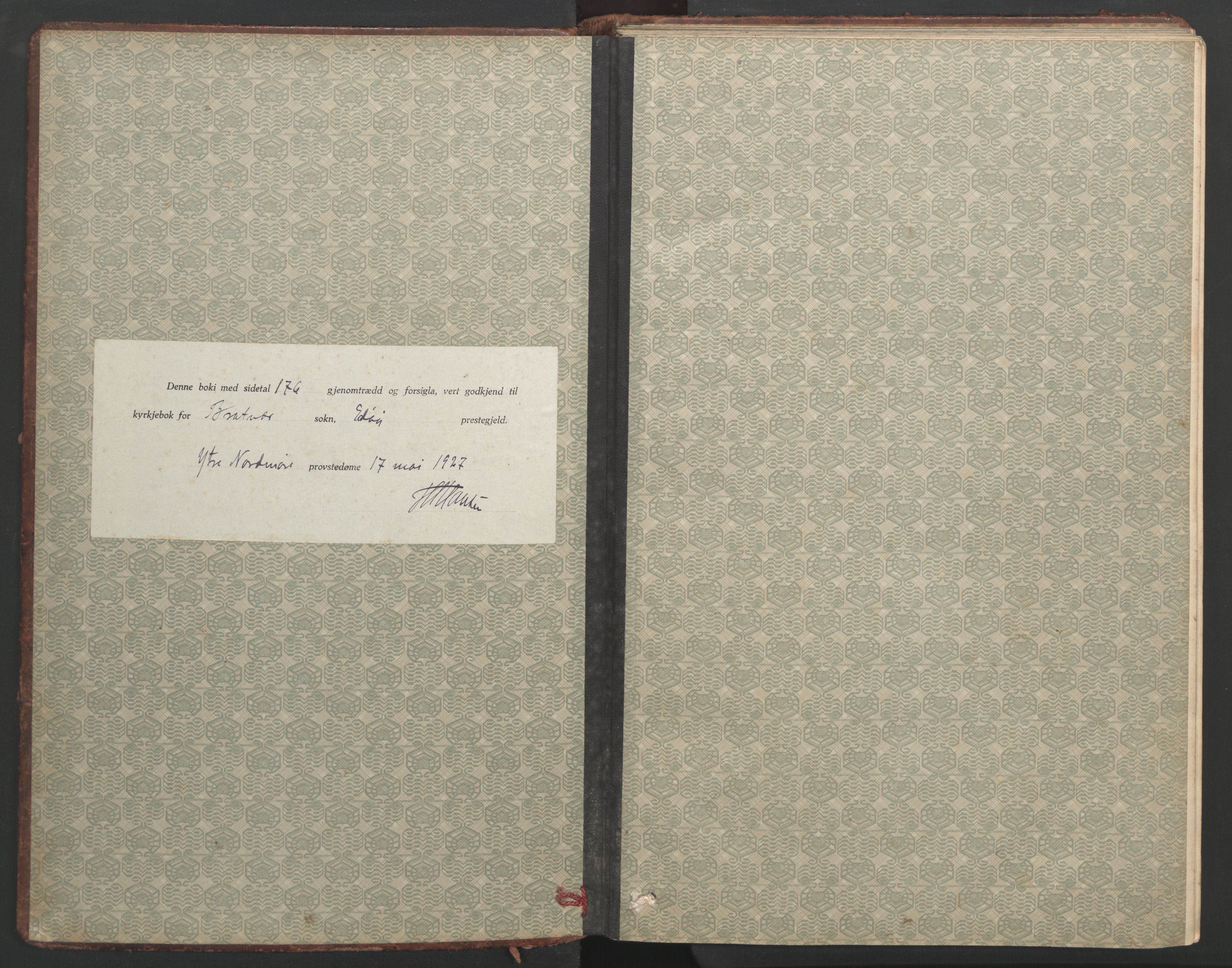 Ministerialprotokoller, klokkerbøker og fødselsregistre - Møre og Romsdal, AV/SAT-A-1454/582/L0950: Klokkerbok nr. 582C02, 1926-1950