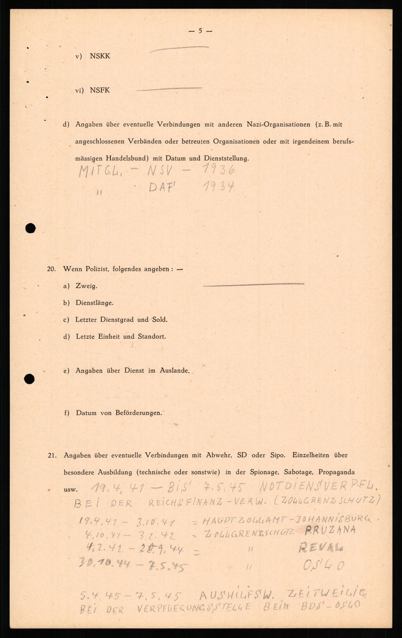 Forsvaret, Forsvarets overkommando II, AV/RA-RAFA-3915/D/Db/L0013: CI Questionaires. Tyske okkupasjonsstyrker i Norge. Tyskere., 1945-1946, s. 476