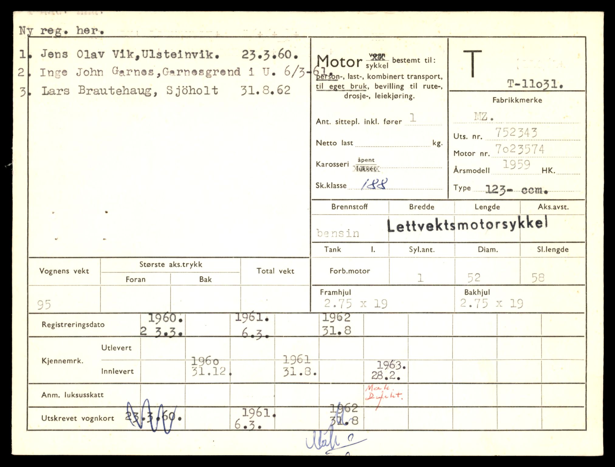 Møre og Romsdal vegkontor - Ålesund trafikkstasjon, AV/SAT-A-4099/F/Fe/L0025: Registreringskort for kjøretøy T 10931 - T 11045, 1927-1998, s. 2690