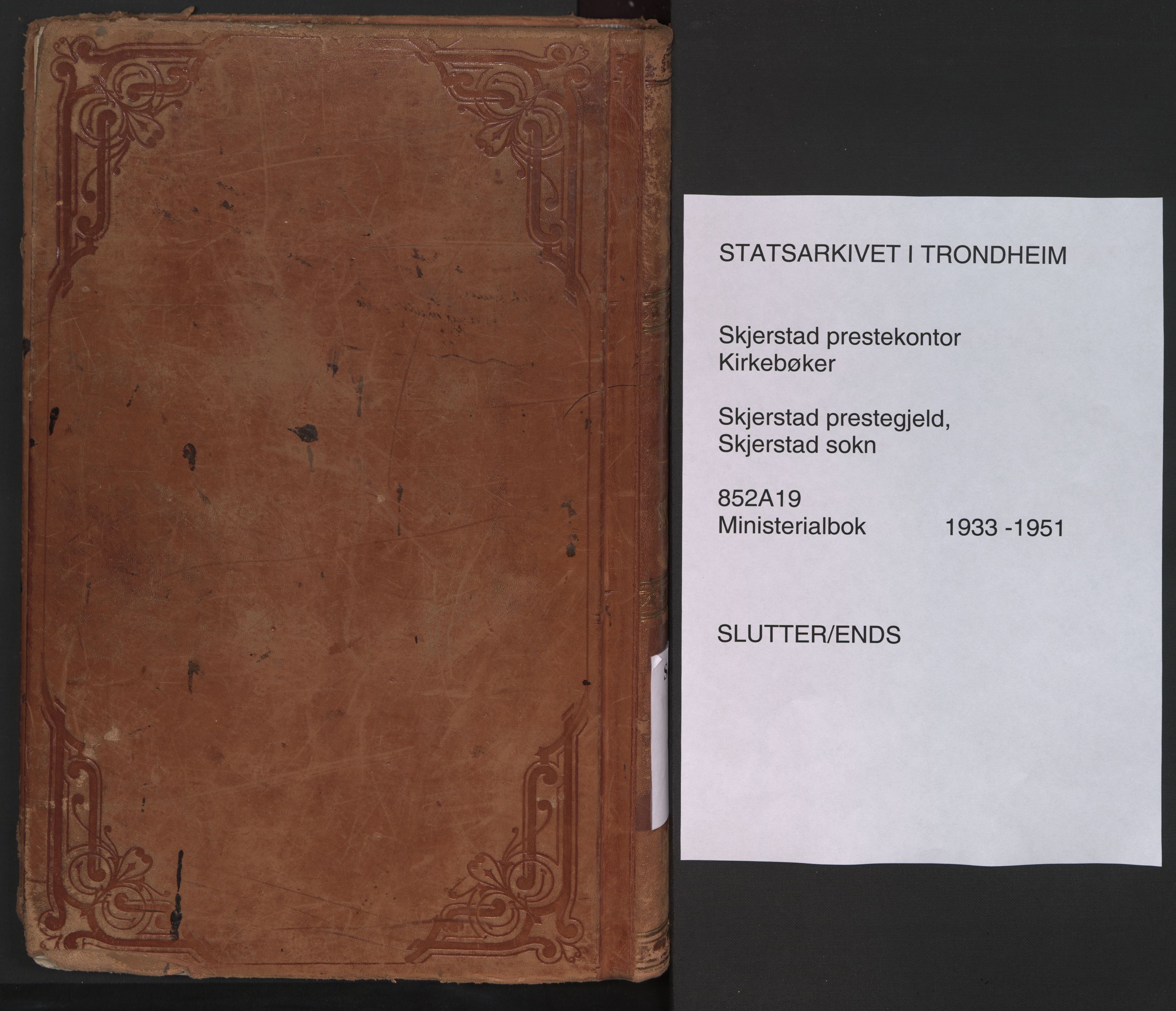 Ministerialprotokoller, klokkerbøker og fødselsregistre - Nordland, SAT/A-1459/852/L0749: Ministerialbok nr. 852A19, 1933-1951