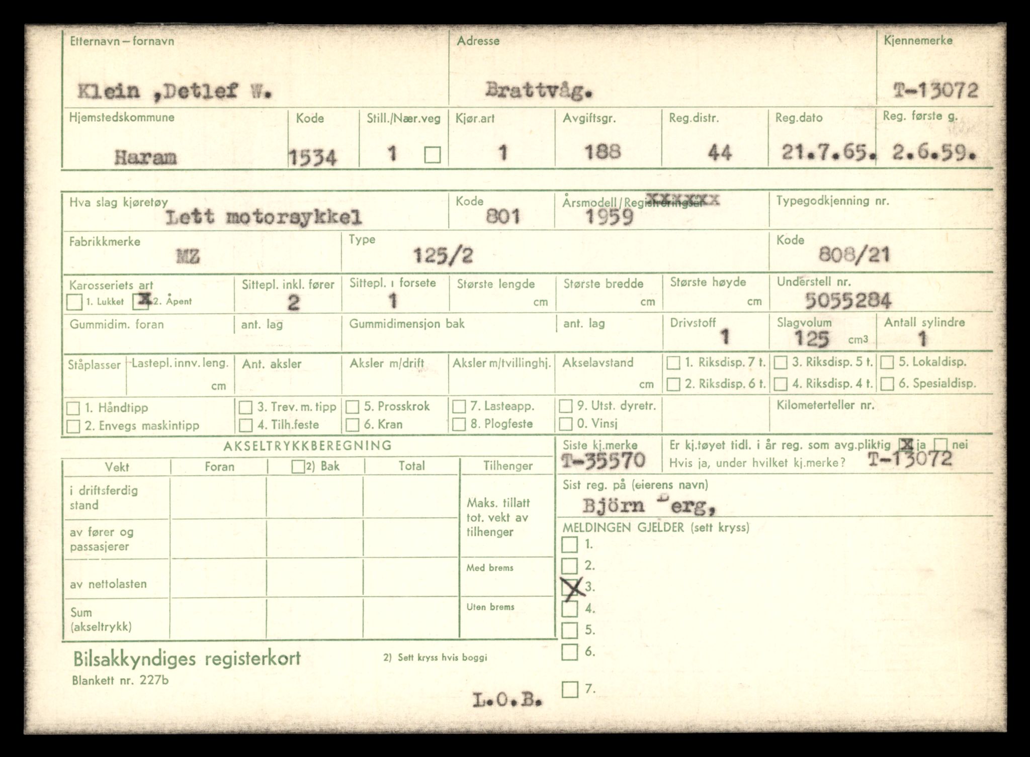 Møre og Romsdal vegkontor - Ålesund trafikkstasjon, AV/SAT-A-4099/F/Fe/L0037: Registreringskort for kjøretøy T 13031 - T 13179, 1927-1998, s. 853
