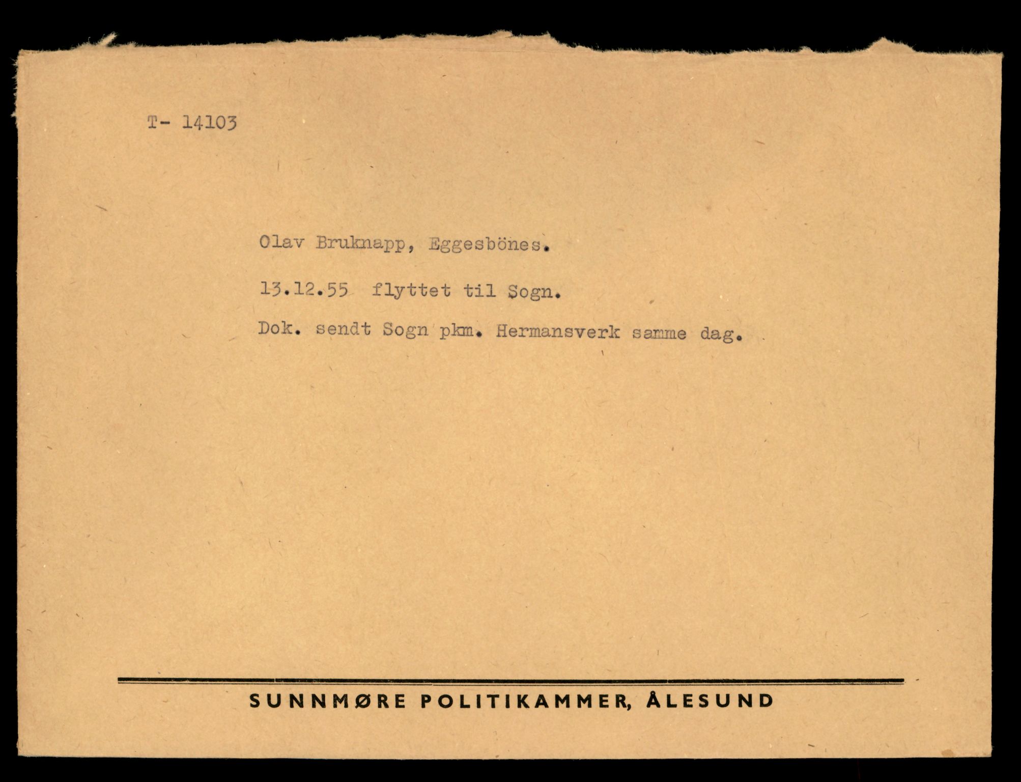 Møre og Romsdal vegkontor - Ålesund trafikkstasjon, AV/SAT-A-4099/F/Fe/L0043: Registreringskort for kjøretøy T 14080 - T 14204, 1927-1998, s. 587