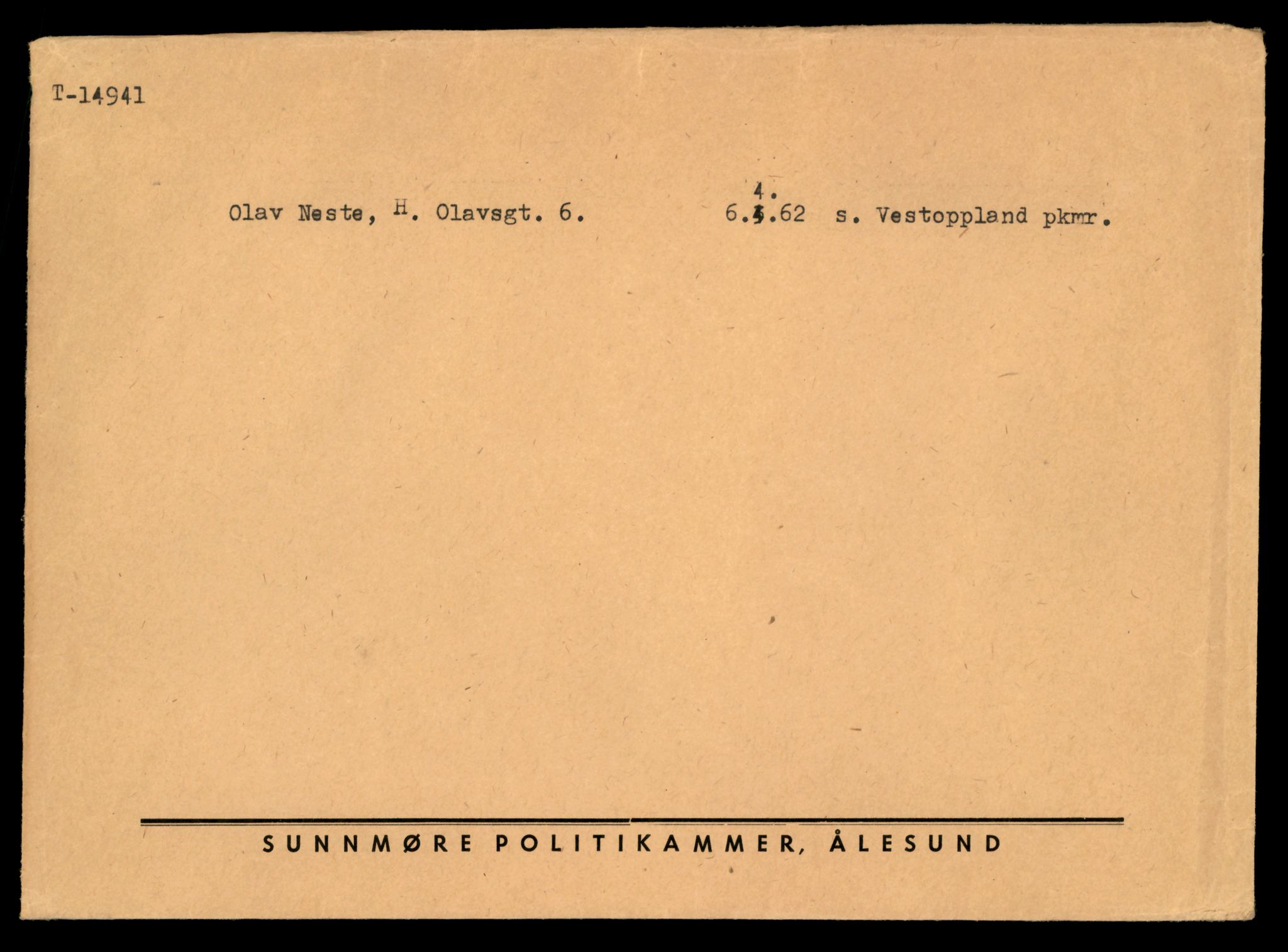 Møre og Romsdal vegkontor - Ålesund trafikkstasjon, AV/SAT-A-4099/F/Fe/L0049: Registreringskort for kjøretøy T 14864 - T 18613, 1927-1998, s. 1759