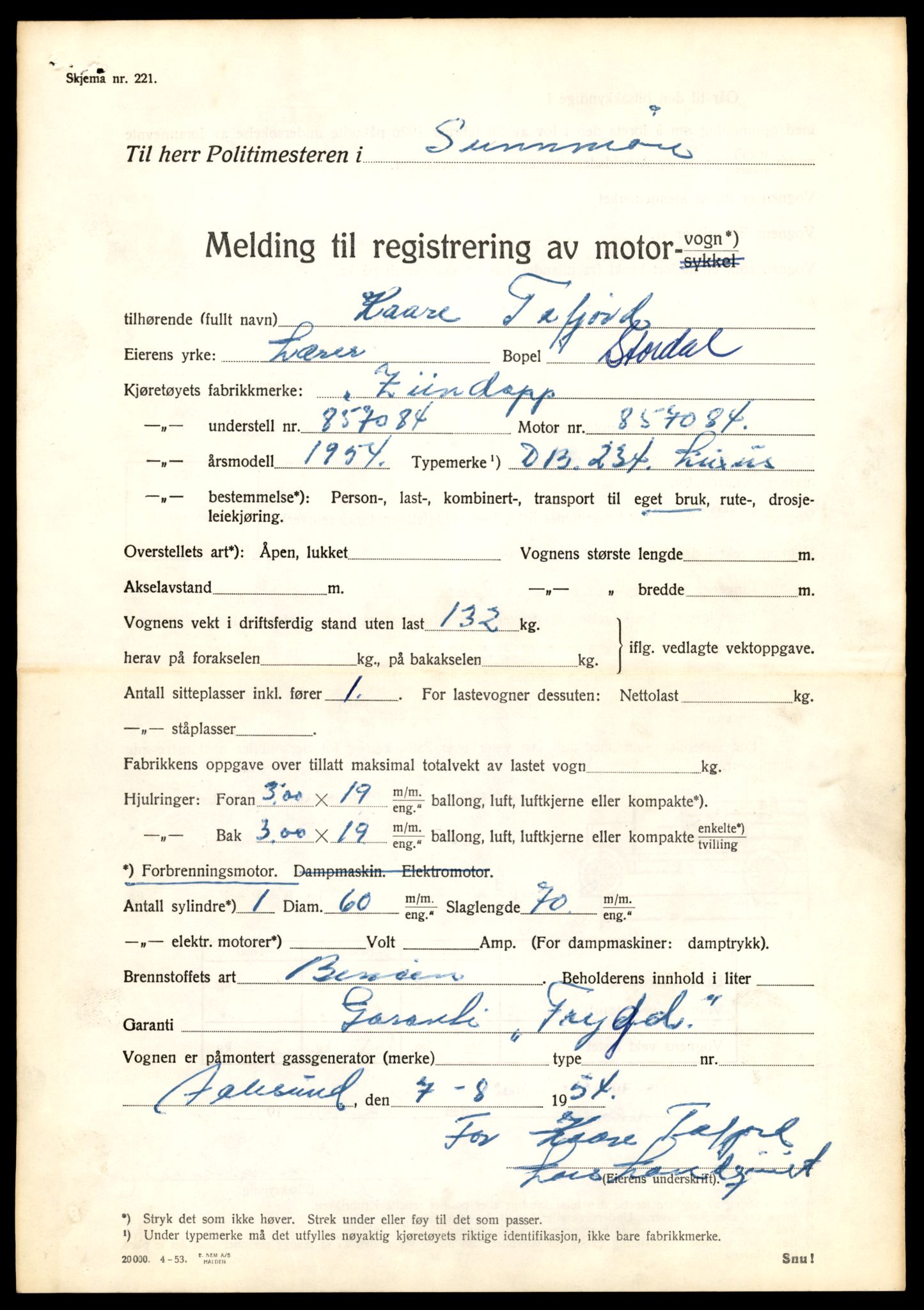 Møre og Romsdal vegkontor - Ålesund trafikkstasjon, AV/SAT-A-4099/F/Fe/L0038: Registreringskort for kjøretøy T 13180 - T 13360, 1927-1998, s. 585