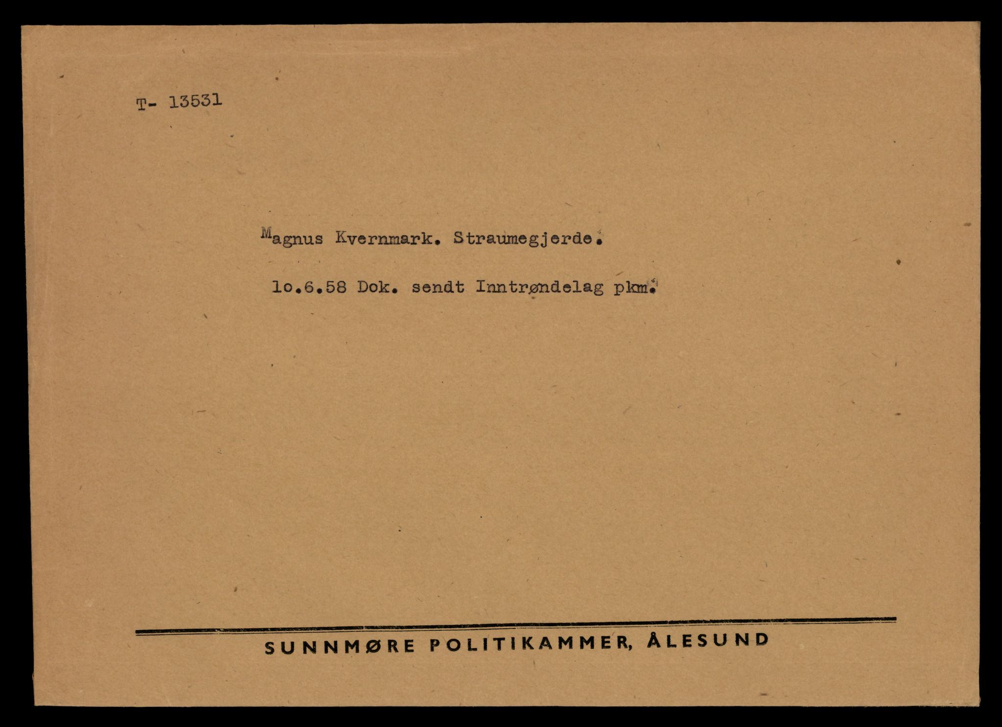 Møre og Romsdal vegkontor - Ålesund trafikkstasjon, AV/SAT-A-4099/F/Fe/L0040: Registreringskort for kjøretøy T 13531 - T 13709, 1927-1998, s. 17