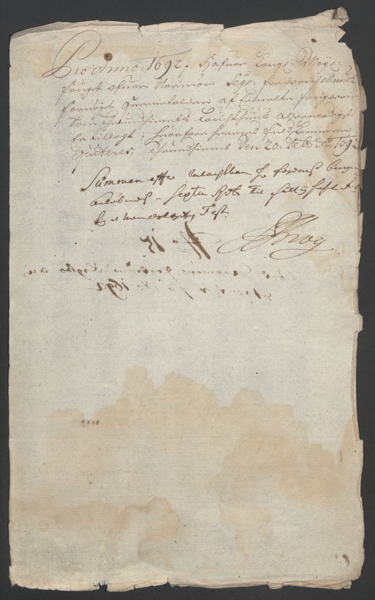 Rentekammeret inntil 1814, Reviderte regnskaper, Fogderegnskap, RA/EA-4092/R56/L3735: Fogderegnskap Nordmøre, 1692-1693, s. 275