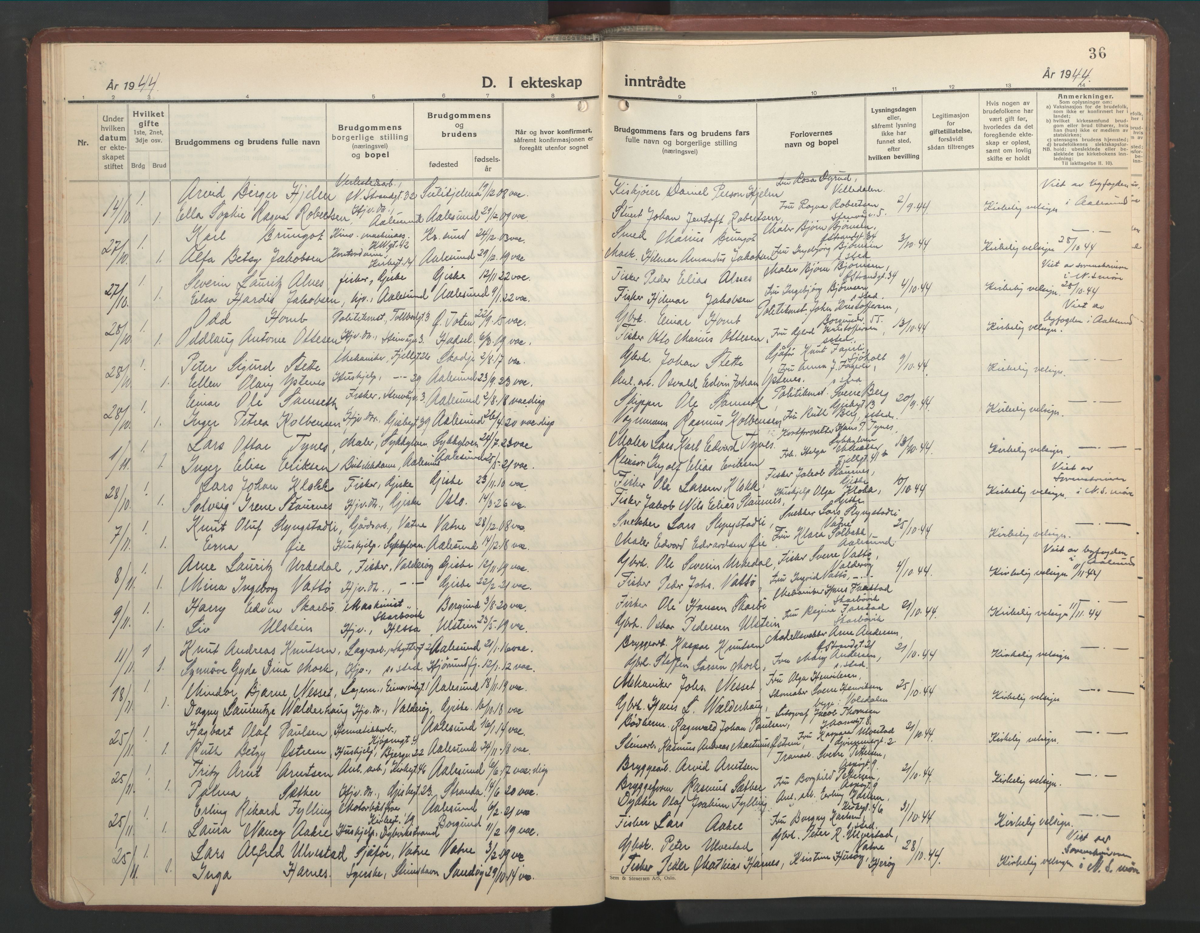 Ministerialprotokoller, klokkerbøker og fødselsregistre - Møre og Romsdal, AV/SAT-A-1454/529/L0479: Klokkerbok nr. 529C16, 1941-1950, s. 36