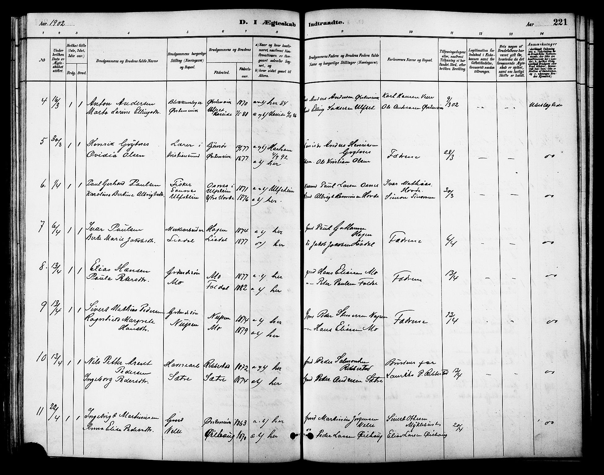 Ministerialprotokoller, klokkerbøker og fødselsregistre - Møre og Romsdal, AV/SAT-A-1454/513/L0189: Klokkerbok nr. 513C03, 1883-1904, s. 221