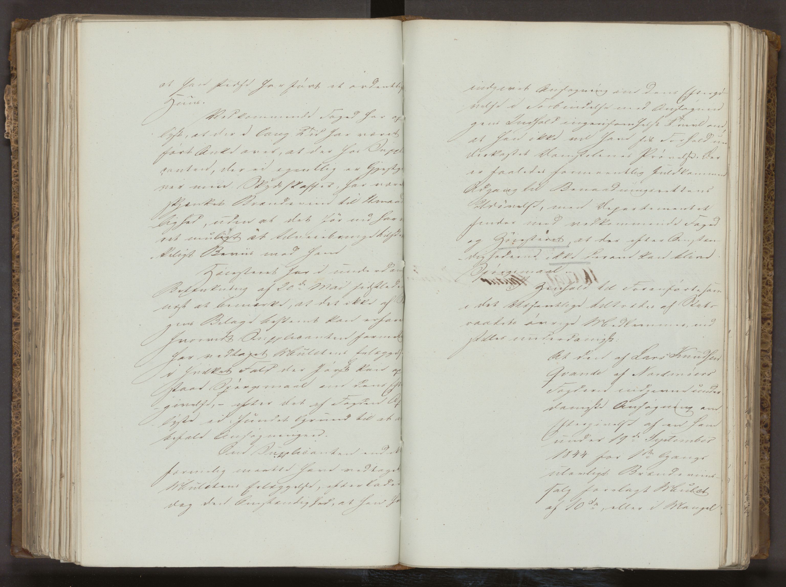 Statsrådsavdelingen i Stockholm, AV/RA-S-1003/D/Da/L0218: Regjeringsinnstillinger nr. 475-715, 1845