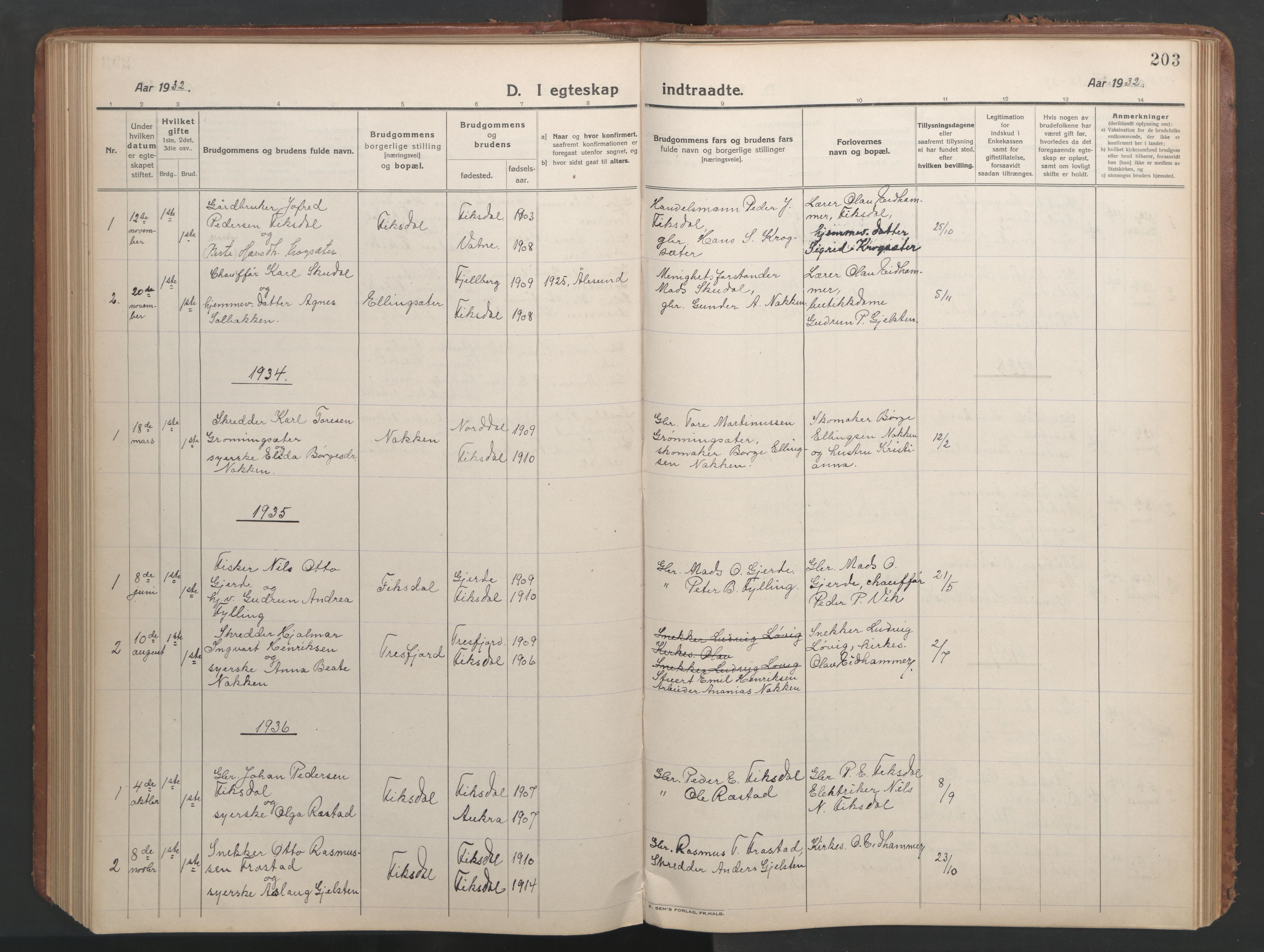 Ministerialprotokoller, klokkerbøker og fødselsregistre - Møre og Romsdal, AV/SAT-A-1454/540/L0542: Klokkerbok nr. 540C02, 1921-1967, s. 203