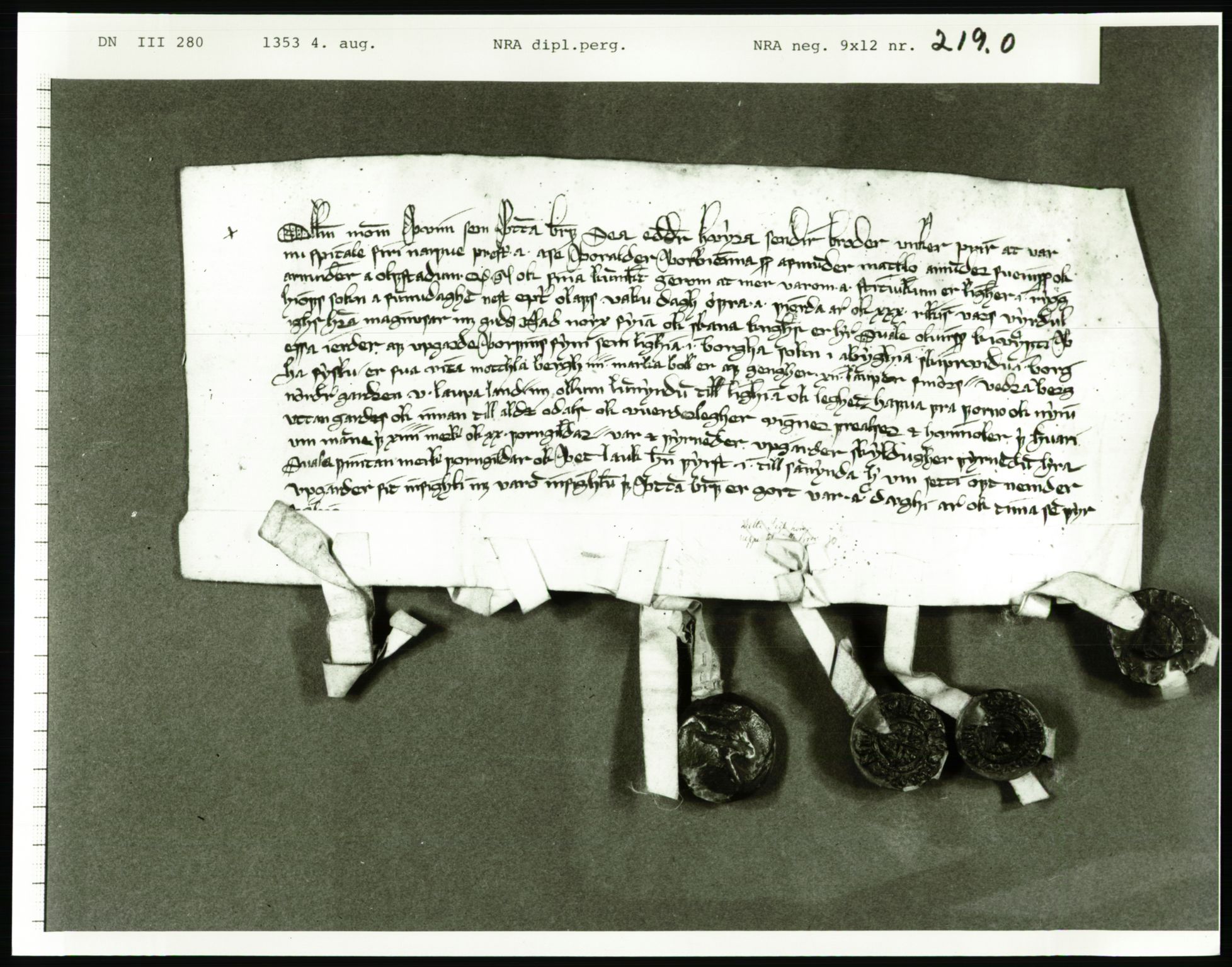 Riksarkivets diplomsamling, AV/RA-EA-5965/F01/F01a/L0080: Dokumenter, 1353-1354, s. 13