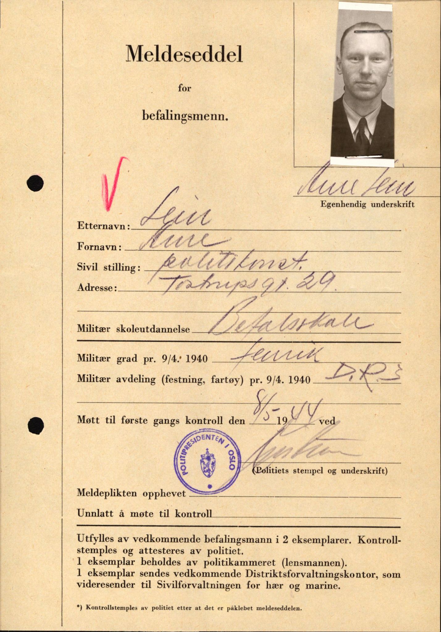 Forsvaret, Forsvarets krigshistoriske avdeling, AV/RA-RAFA-2017/Y/Yf/L0209: II-C-11-2121  -  Okkupasjonstiden.  Meldesedler for befal med foto og oppl. om militær grad 9. apr. 1940., 1944-1945, s. 53