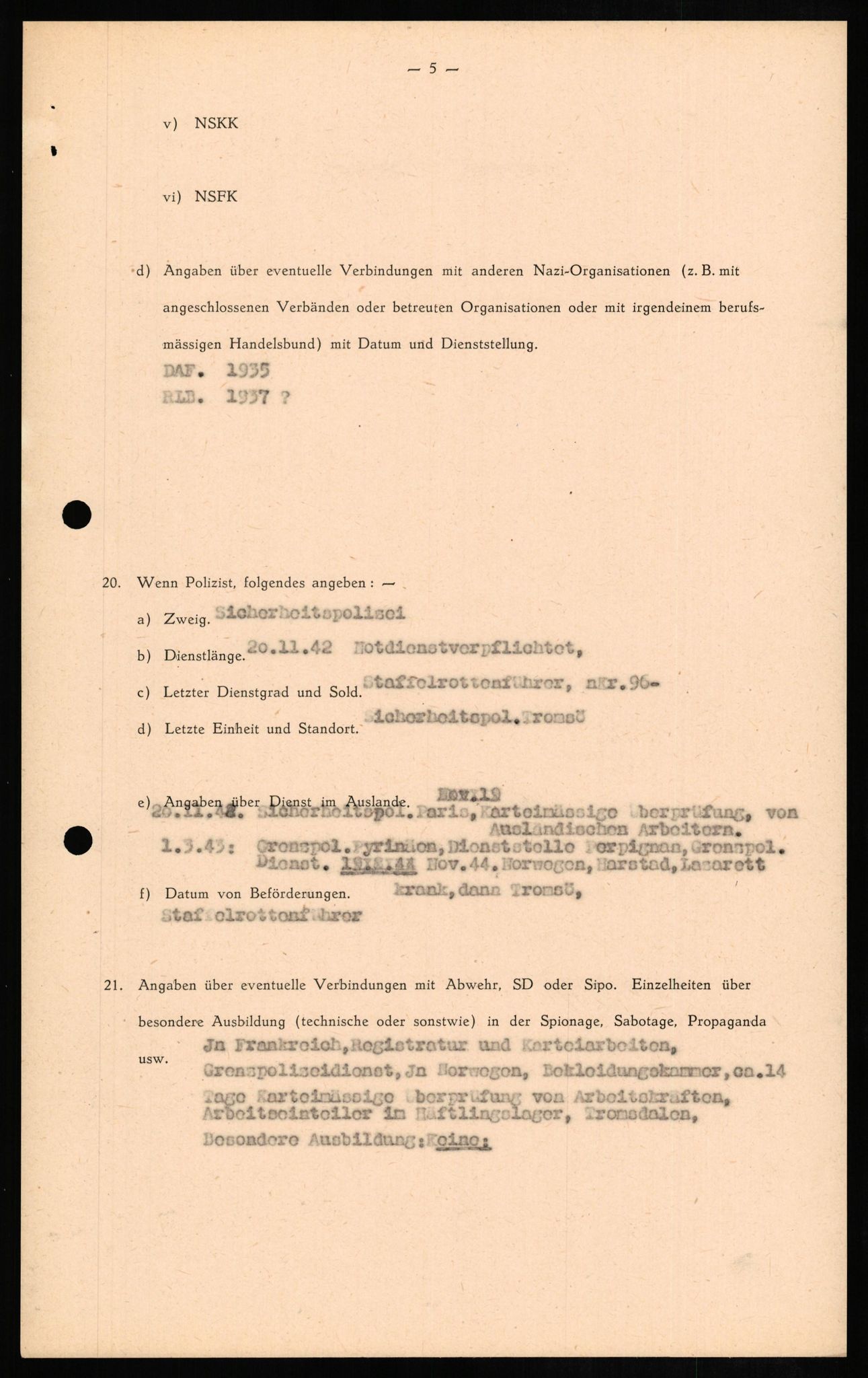Forsvaret, Forsvarets overkommando II, AV/RA-RAFA-3915/D/Db/L0012: CI Questionaires. Tyske okkupasjonsstyrker i Norge. Tyskere., 1945-1946, s. 392