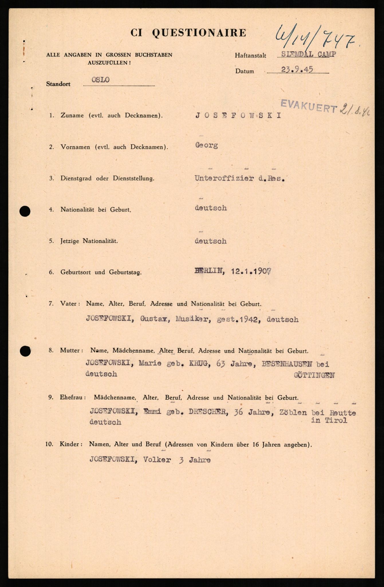 Forsvaret, Forsvarets overkommando II, AV/RA-RAFA-3915/D/Db/L0015: CI Questionaires. Tyske okkupasjonsstyrker i Norge. Tyskere., 1945-1946, s. 146