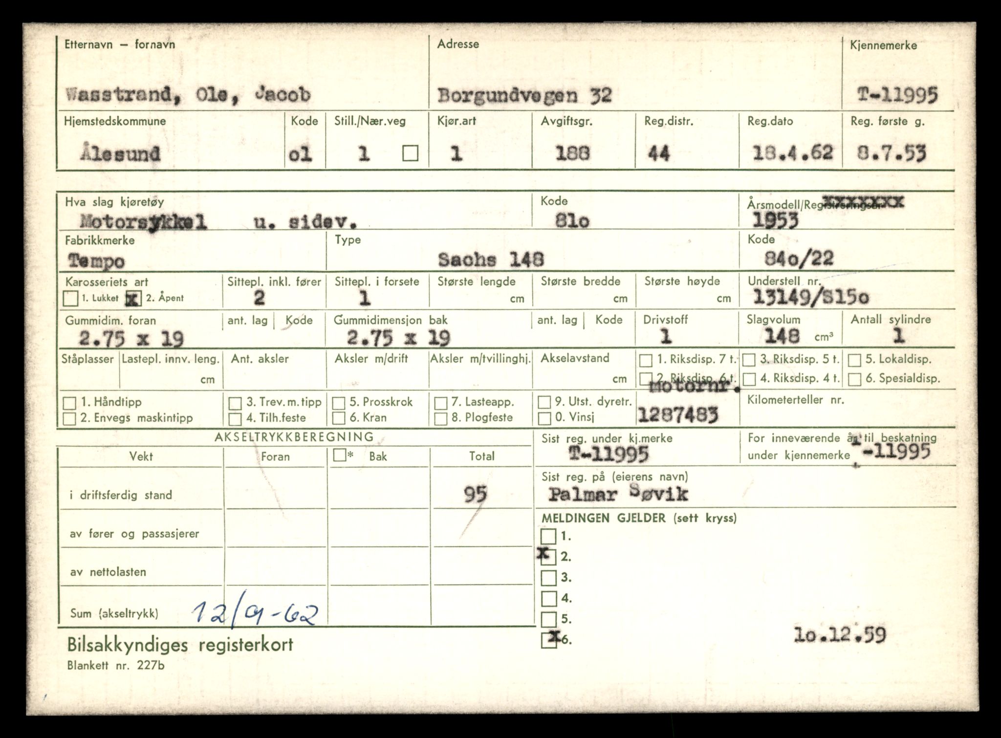 Møre og Romsdal vegkontor - Ålesund trafikkstasjon, AV/SAT-A-4099/F/Fe/L0031: Registreringskort for kjøretøy T 11800 - T 11996, 1927-1998, s. 3326