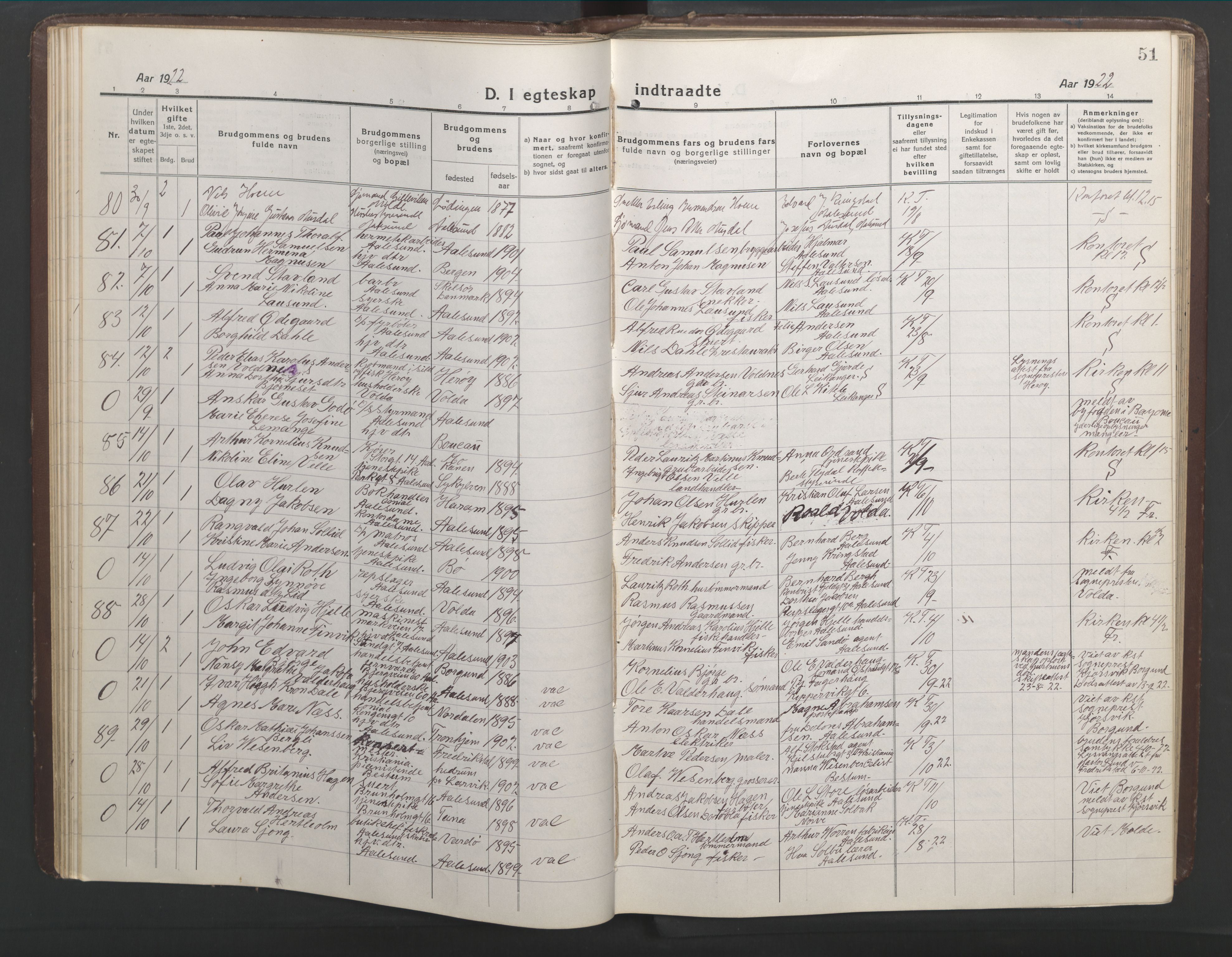 Ministerialprotokoller, klokkerbøker og fødselsregistre - Møre og Romsdal, AV/SAT-A-1454/529/L0473: Klokkerbok nr. 529C10, 1918-1941, s. 51