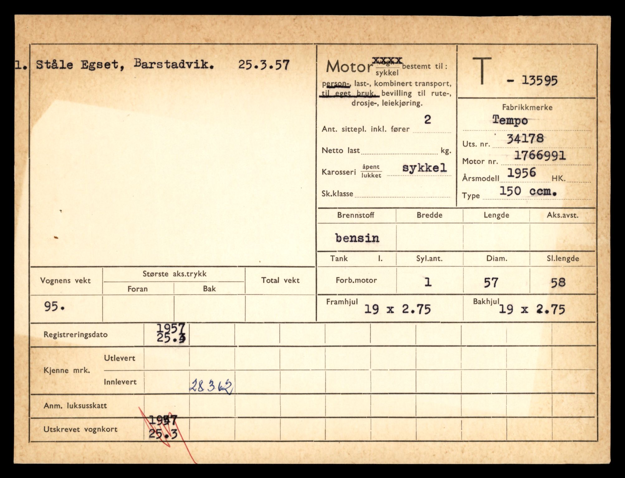 Møre og Romsdal vegkontor - Ålesund trafikkstasjon, AV/SAT-A-4099/F/Fe/L0040: Registreringskort for kjøretøy T 13531 - T 13709, 1927-1998, s. 1150