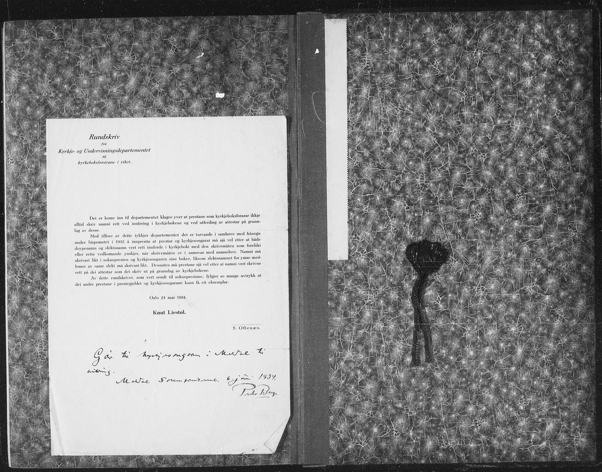 Ministerialprotokoller, klokkerbøker og fødselsregistre - Sør-Trøndelag, AV/SAT-A-1456/672/L0866: Klokkerbok nr. 672C05, 1929-1939
