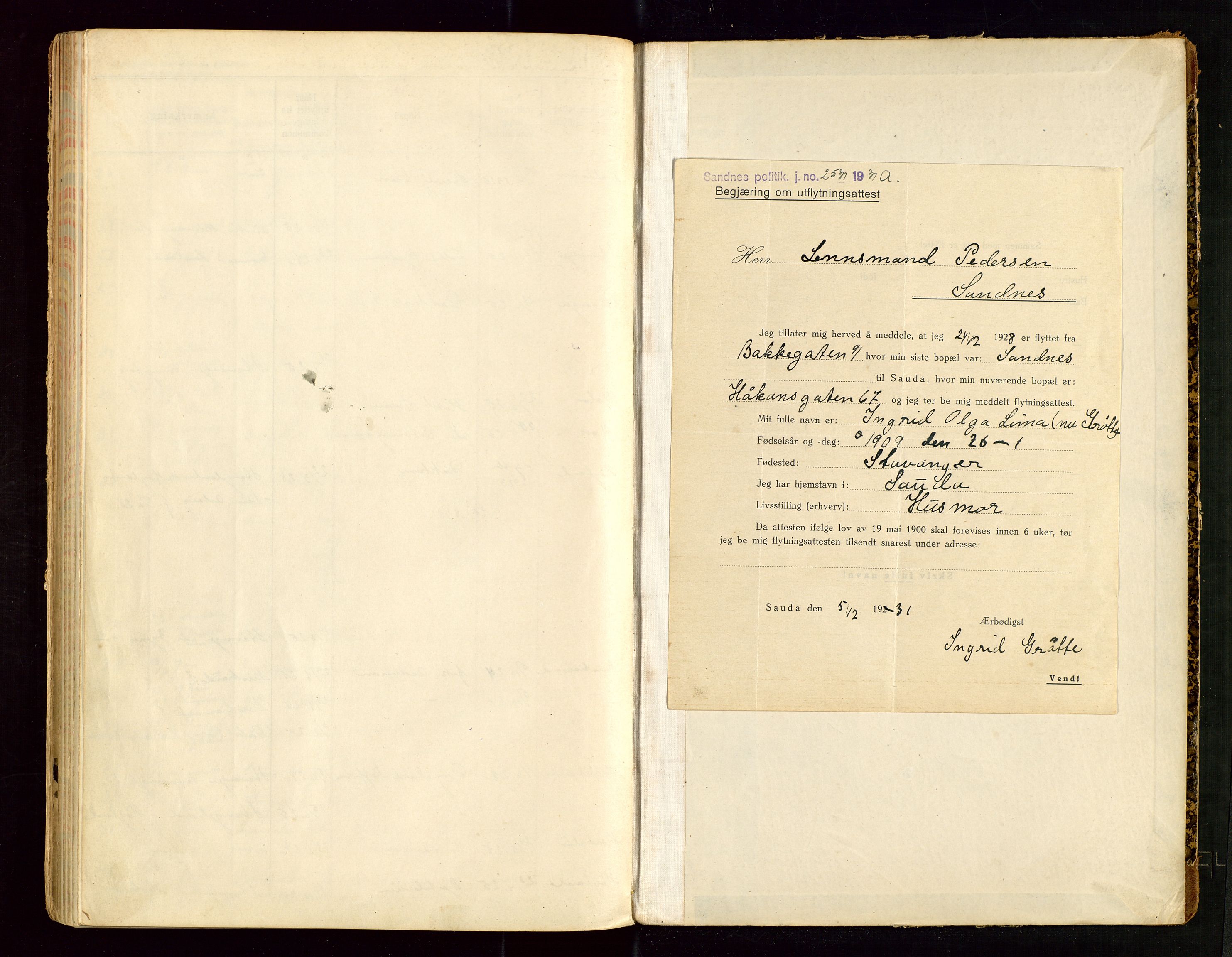 Sandnes lensmannskontor, SAST/A-100167/Gw/L0001: "Fortegnelse over ind- og utflyttede i Sandnes fattigkommune" m/alfabetisk navneregister, 1919-1925