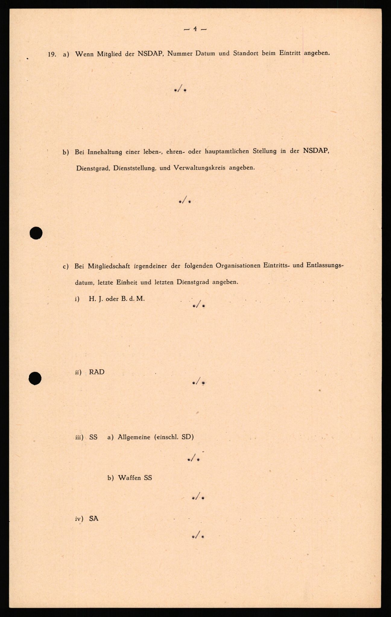 Forsvaret, Forsvarets overkommando II, RA/RAFA-3915/D/Db/L0035: CI Questionaires. Tyske okkupasjonsstyrker i Norge. Tyskere., 1945-1946, s. 451