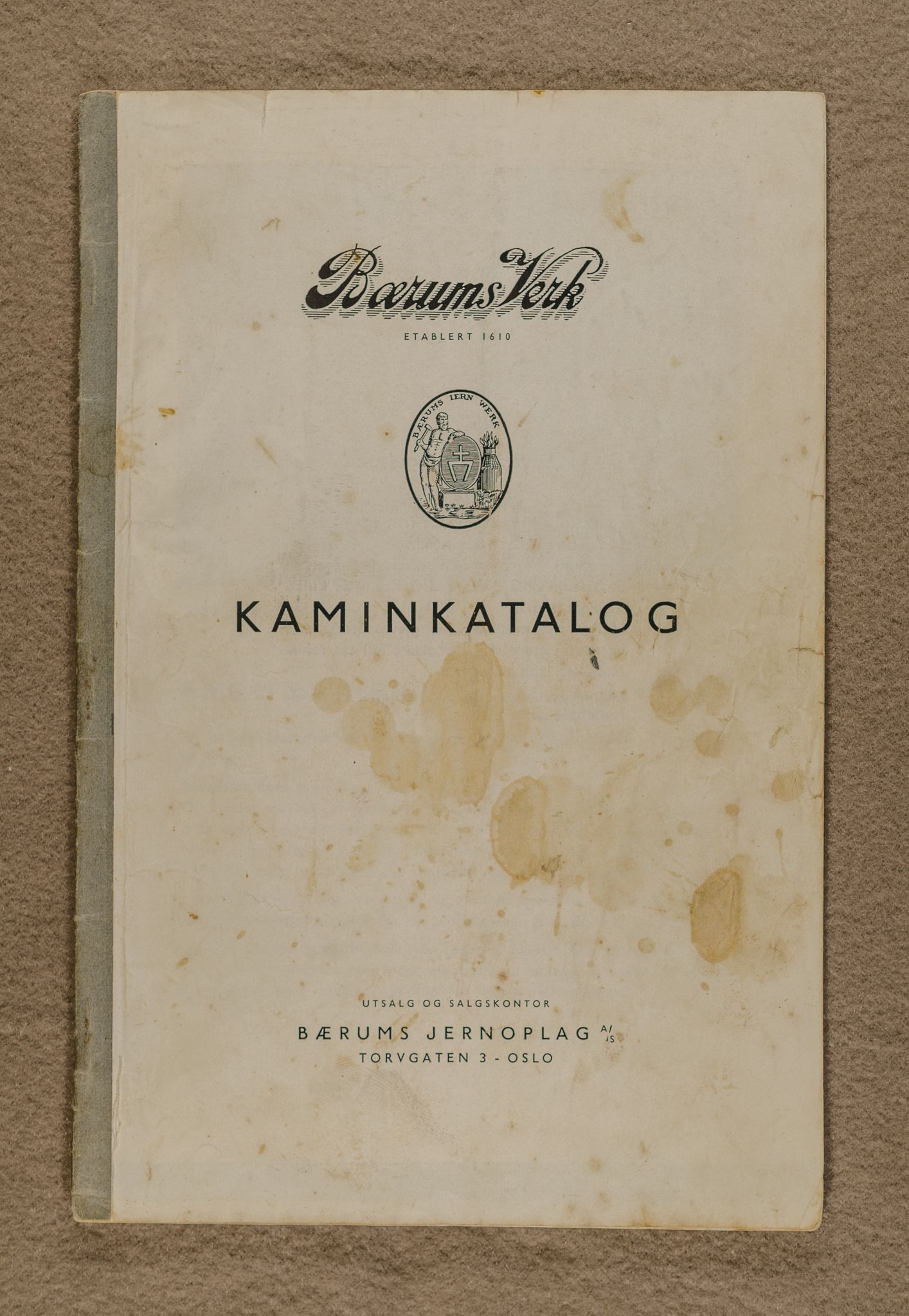 Næs Jernverksmuseets samling av historiske ovnskataloger, NESJ/NJM-006/01/L0001: Bærums Verk Kaminkatalog, 1938-1950