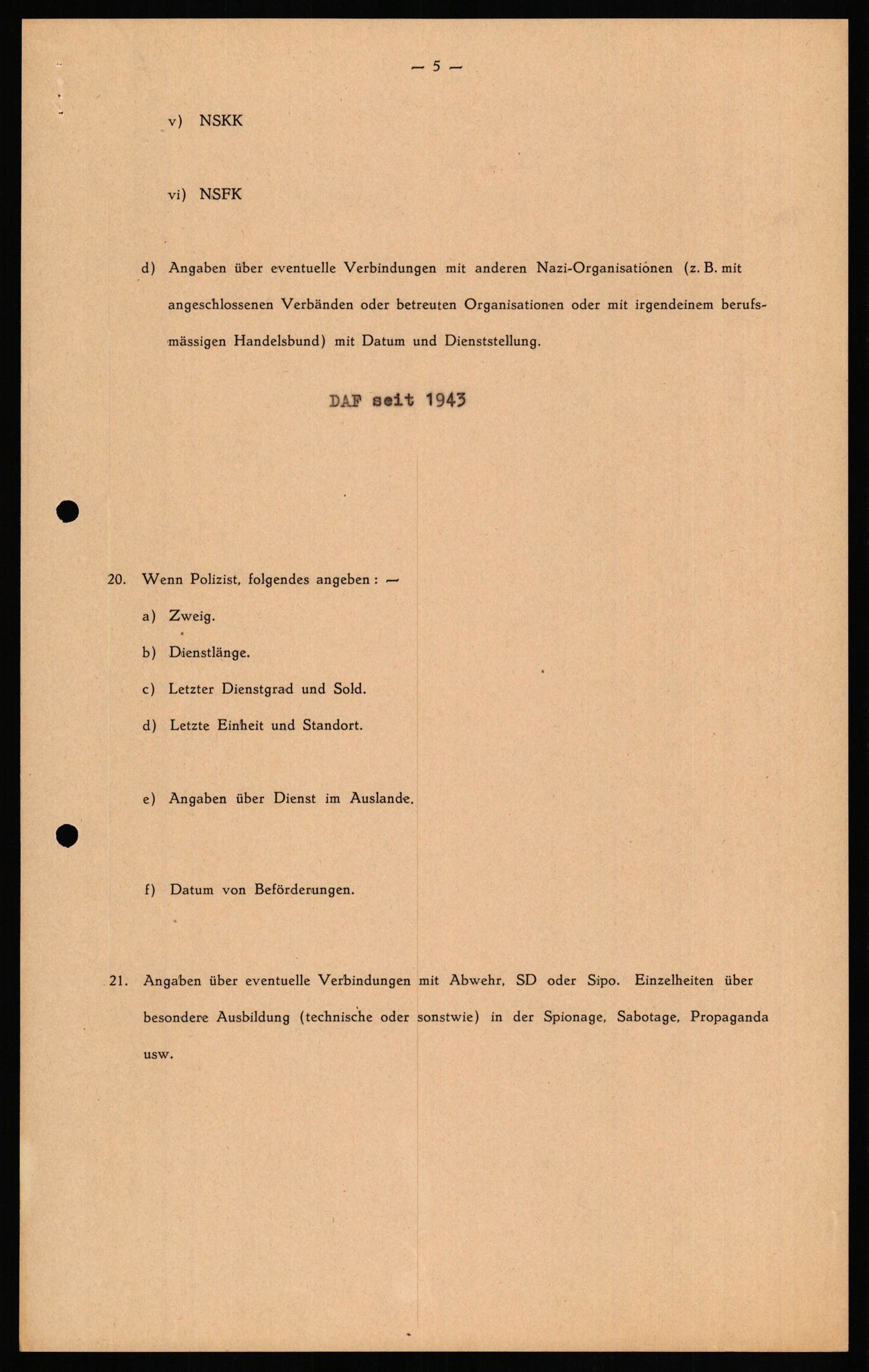 Forsvaret, Forsvarets overkommando II, RA/RAFA-3915/D/Db/L0023: CI Questionaires. Tyske okkupasjonsstyrker i Norge. Tyskere., 1945-1946, s. 377