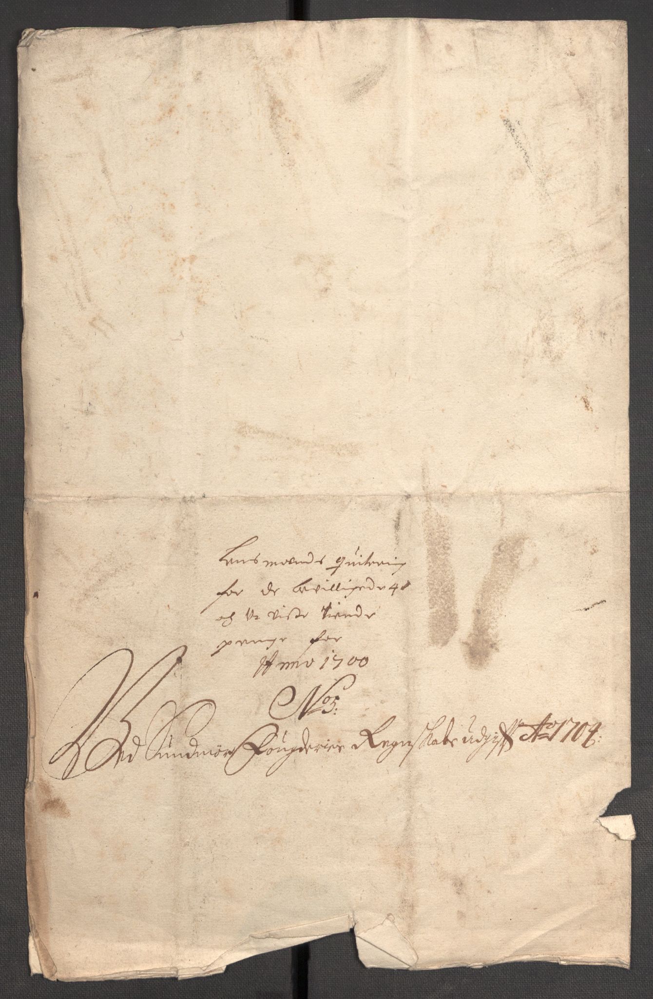 Rentekammeret inntil 1814, Reviderte regnskaper, Fogderegnskap, AV/RA-EA-4092/R54/L3560: Fogderegnskap Sunnmøre, 1704-1705, s. 182