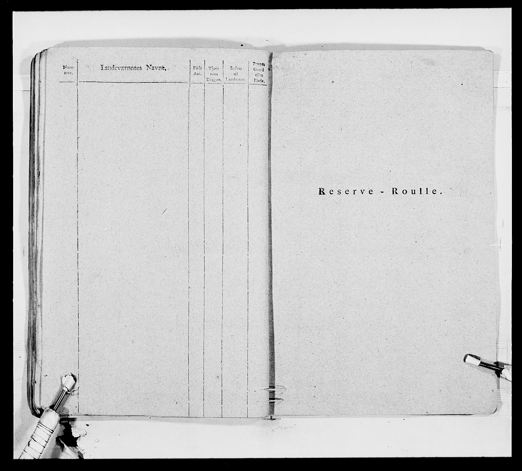 Generalitets- og kommissariatskollegiet, Det kongelige norske kommissariatskollegium, AV/RA-EA-5420/E/Eh/L0012: Smålenske dragonregiment, 1810, s. 469